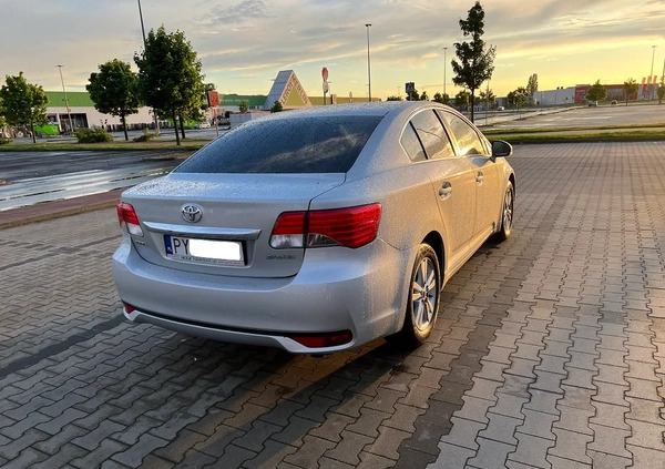 Toyota Avensis cena 31000 przebieg: 319000, rok produkcji 2012 z Poznań małe 56